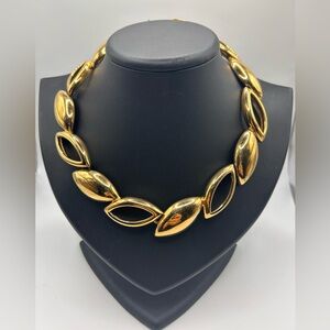 Vintage Monet Gold tone Chic Fashion Choker